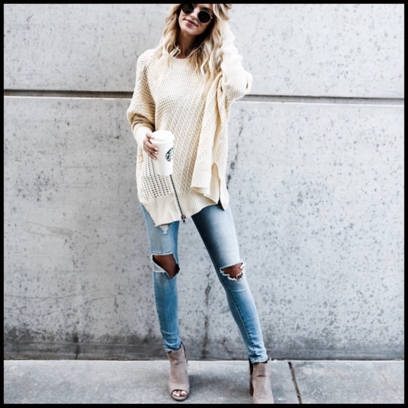 ❤️LAST❤️Simply Divine Zipper Sweater - Picture 3 of 8